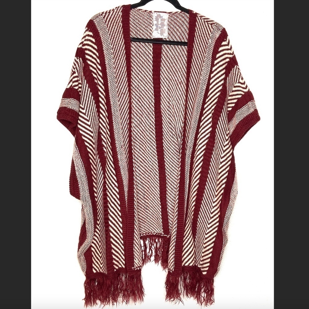SADIE & SAGE Red Cream Knit Oversized Fringe Short Sleeve Poncho Style Cardigan